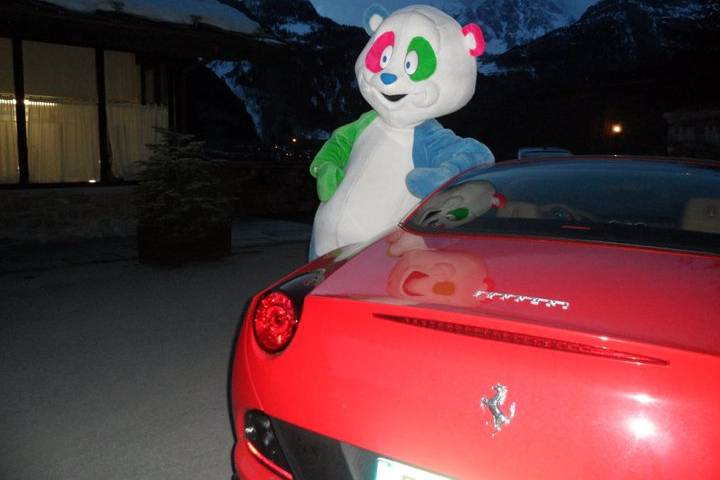 La nostra mascotte in ferrari