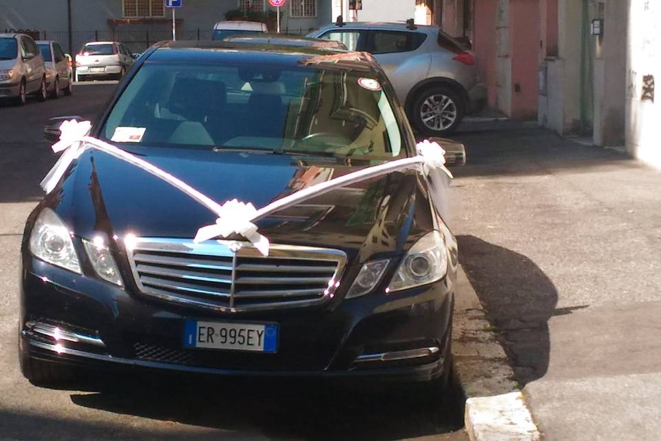 Mercedes E, colore Nero