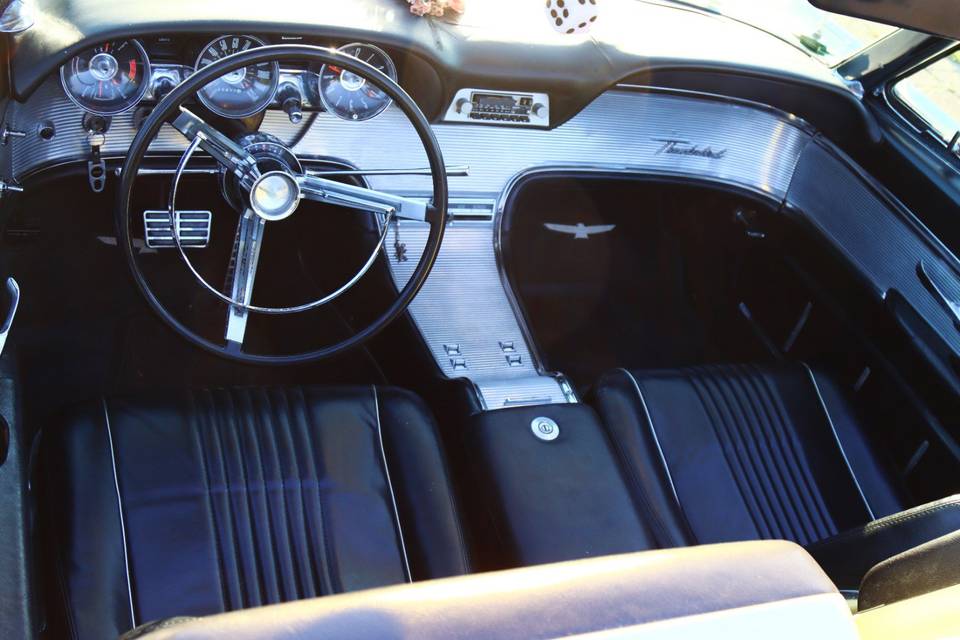 Interno Ford Thunderbird 1963