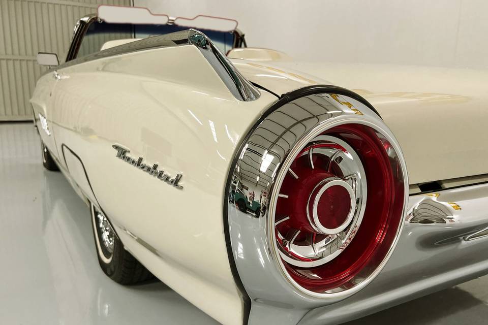 Privilegio - Decapottabile Ford T- Bird Roadster 63 - Cadillac 59