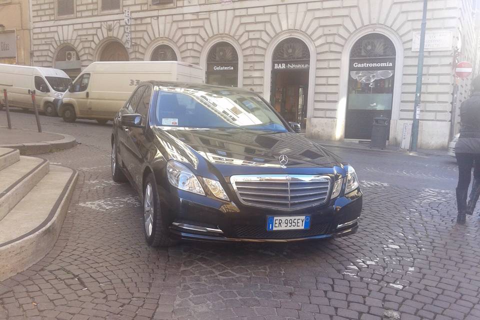 MErcedes E, colore Nero