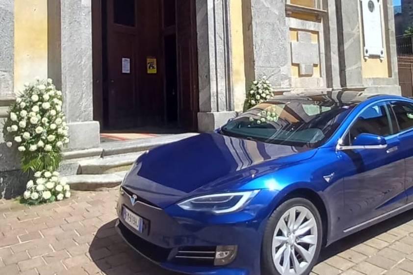 Tesla blu