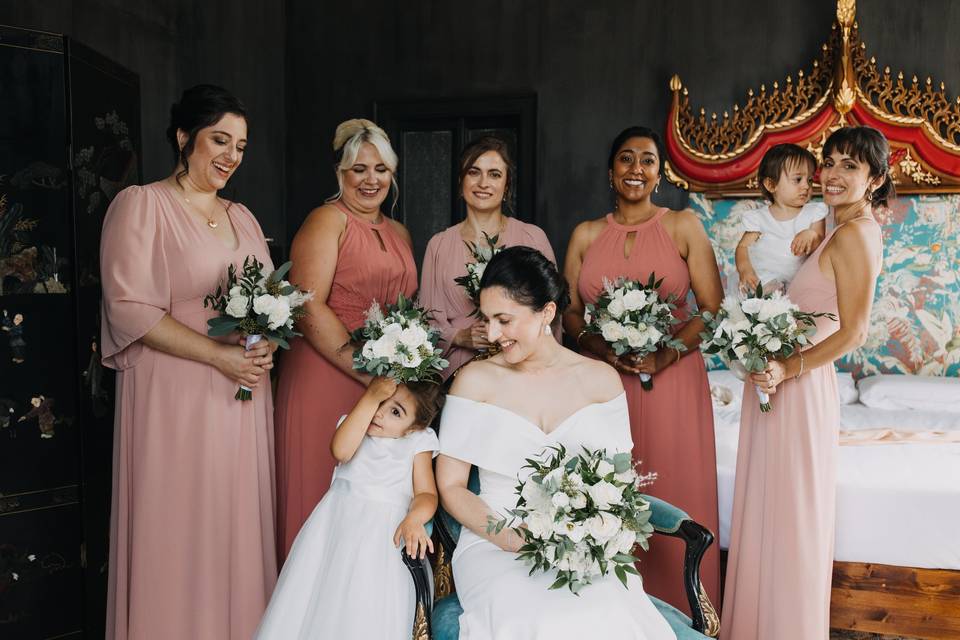 Sposa e le sue damigelle