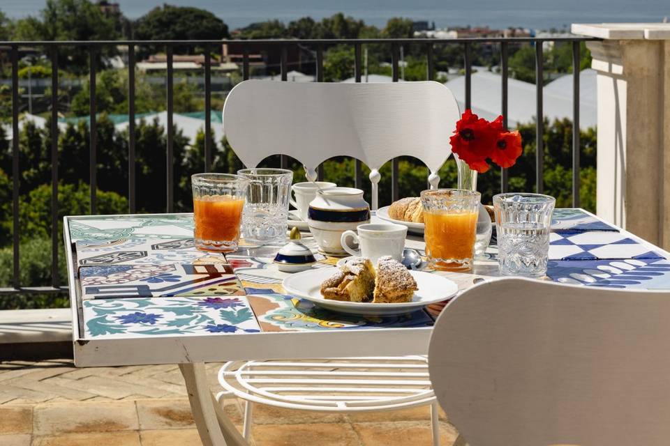 Colazione in terrazza