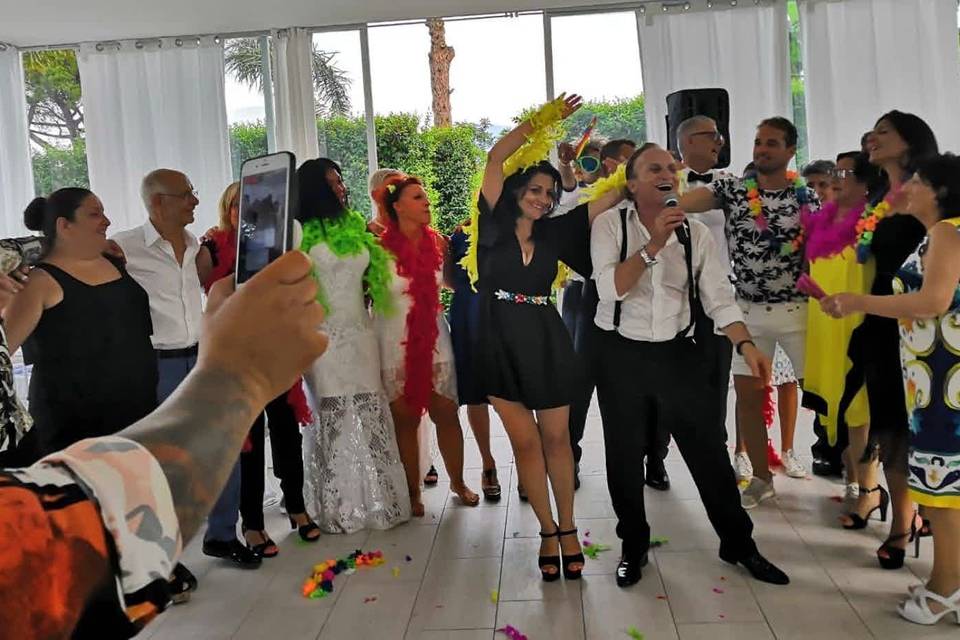 Matrimonio con tanto colore