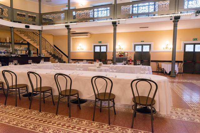 Sala Liberty tavolo a U
