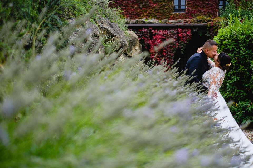 Bacio tra la lavanda