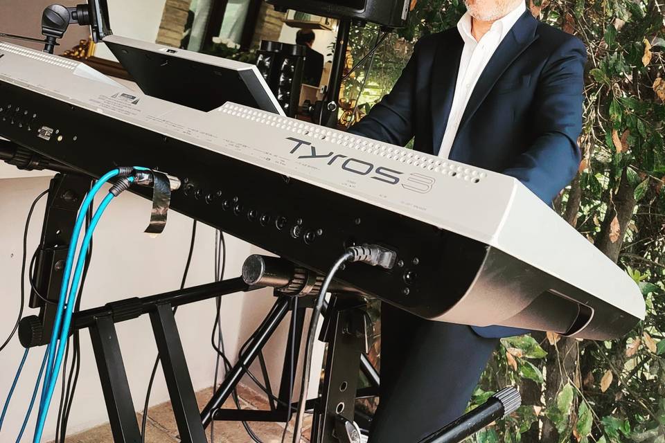 Max Piano