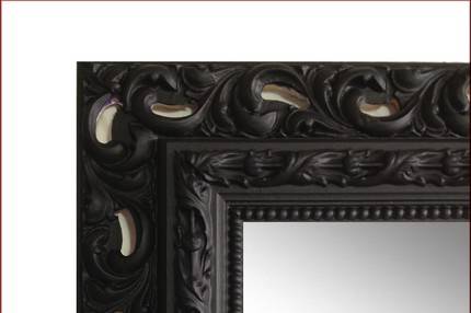 Cornice traforata nera