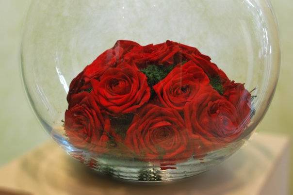 Bouquet di rose rosse e bianche