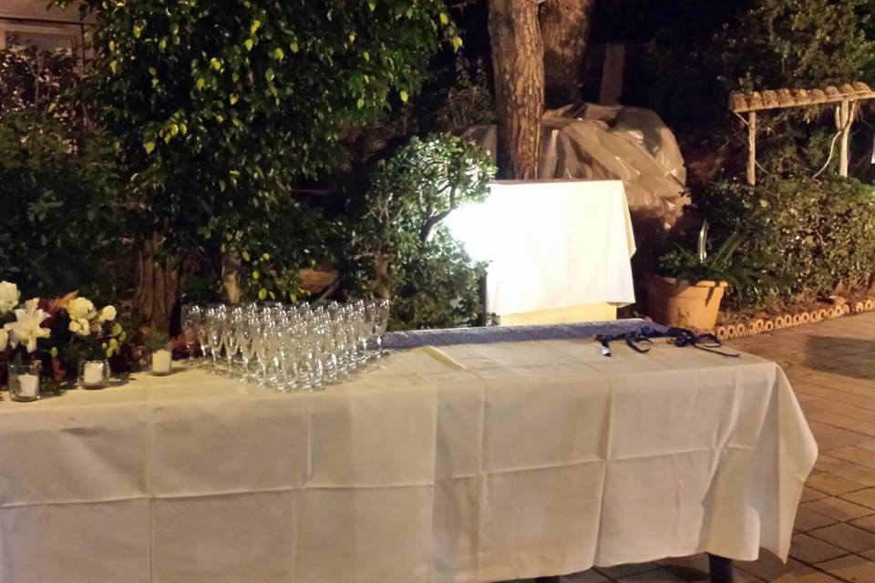 Aperitivo all'aperto