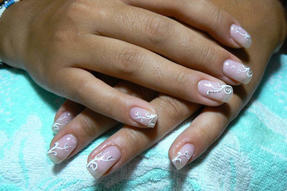 Nail art sposa in gel