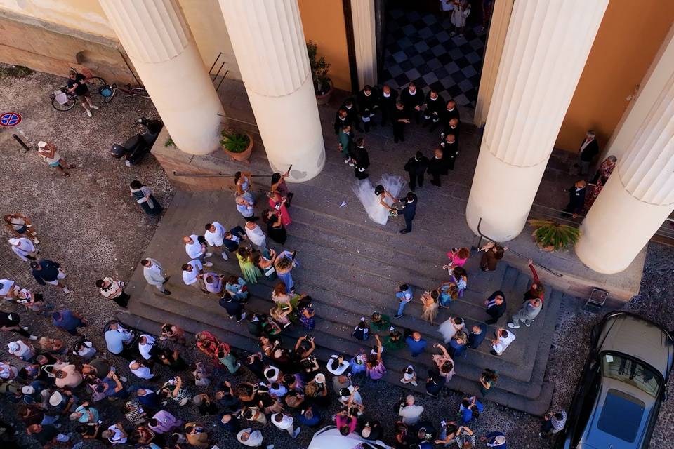 Drone uscita chiesa