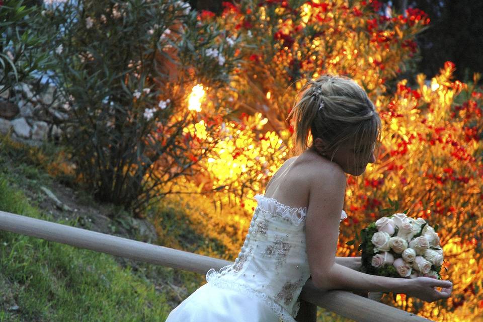 Sposa con bouquet