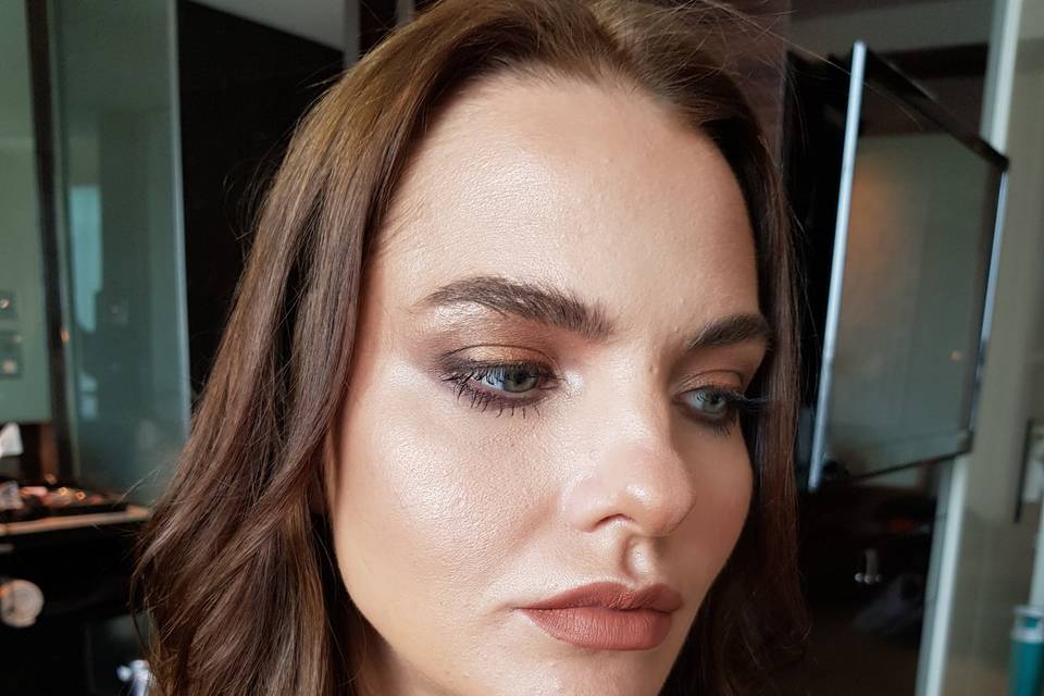 Glowy make up