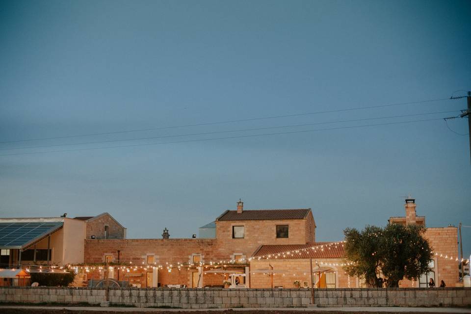 Vista del prospetto al tramonto