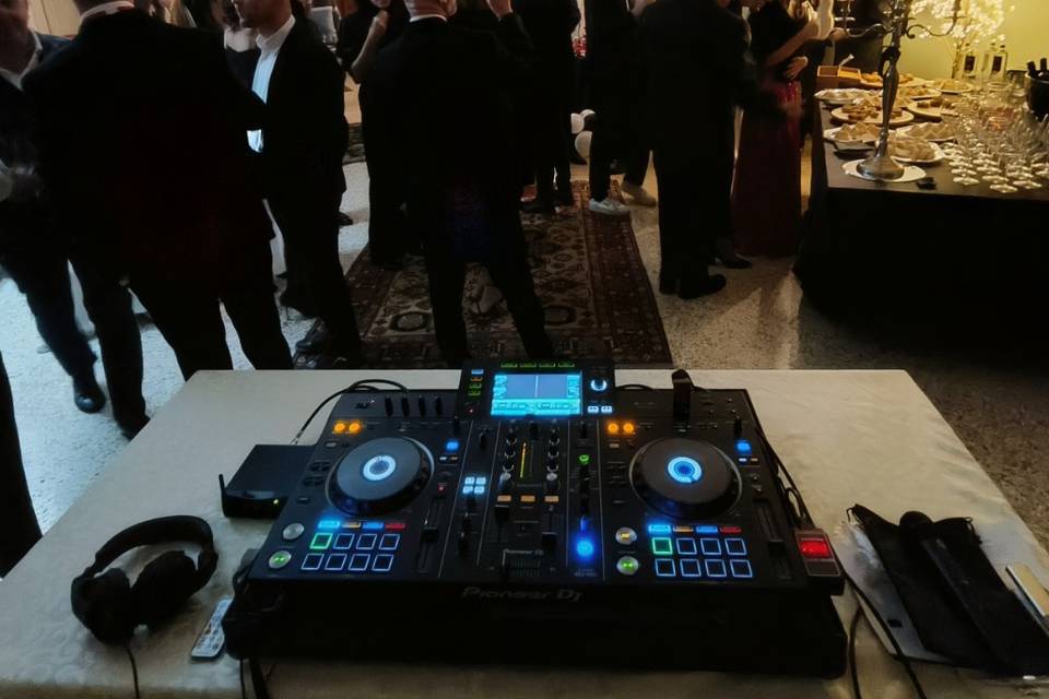 Tavolo Dj - Audio/Video In vendita a Caserta