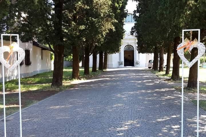 Fuori chiesa