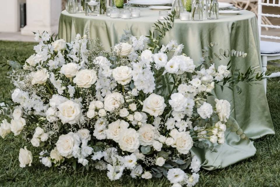 Tavolo sposi bianco e verde