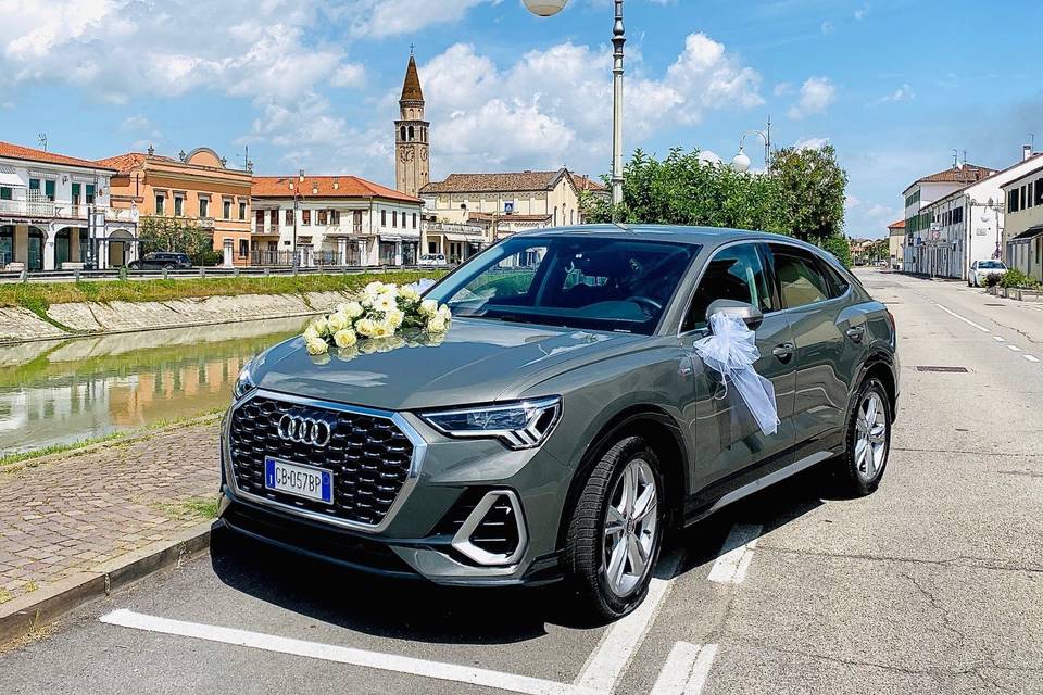 Gold Wedding Limousine