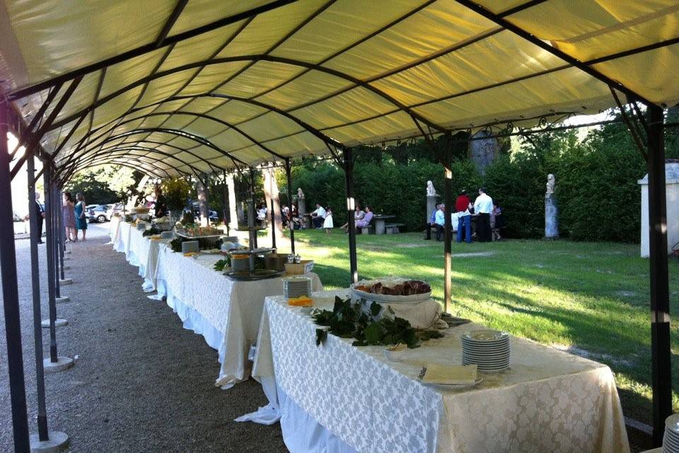 Metri di buffet di aperitivi