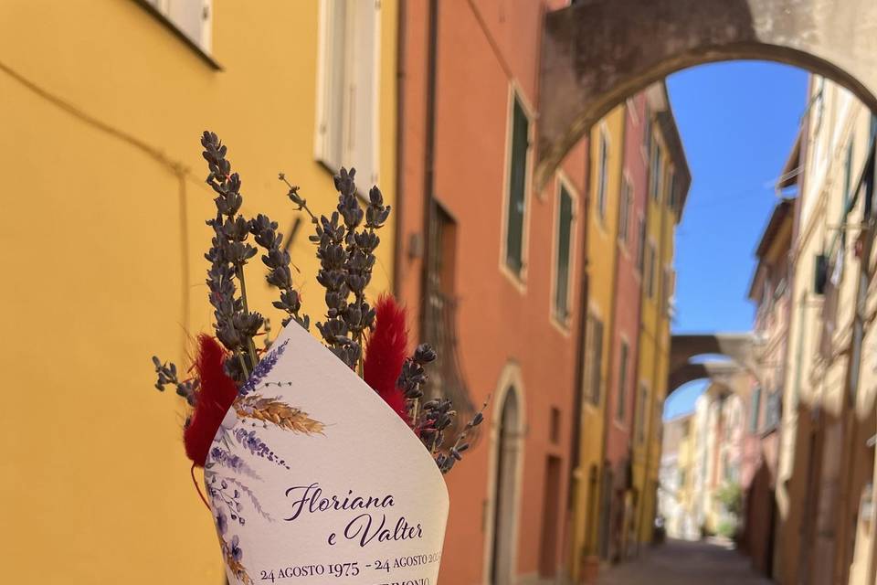 Cono con bouquet fiori secchi