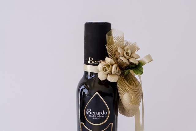 Olio EVO in black.