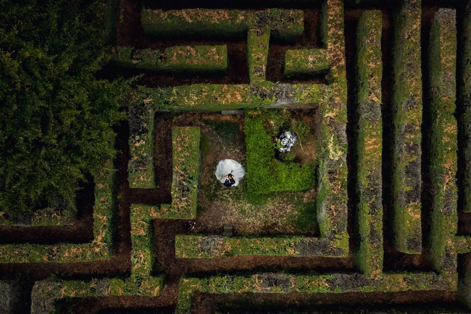 Drone Sposi nel labirinto
