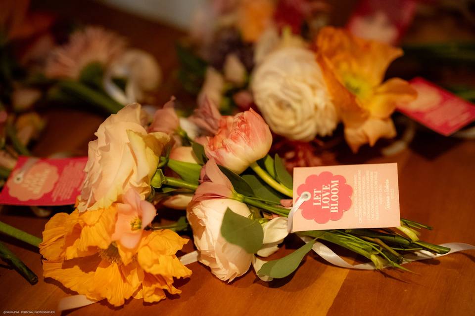 Flower tag A+R