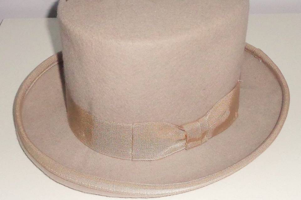 Cappello a cilindro beige