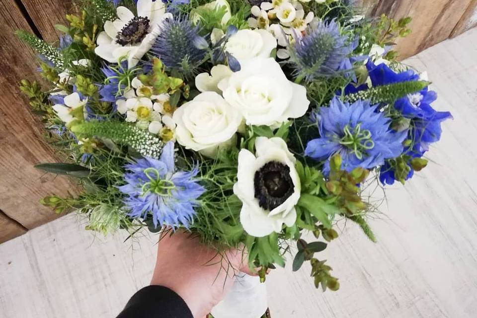 Bouquet fiori di campo blu