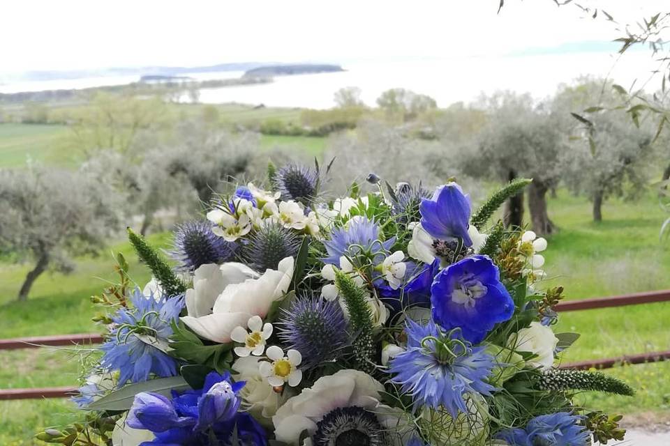 Bouquet fiori di campo blu