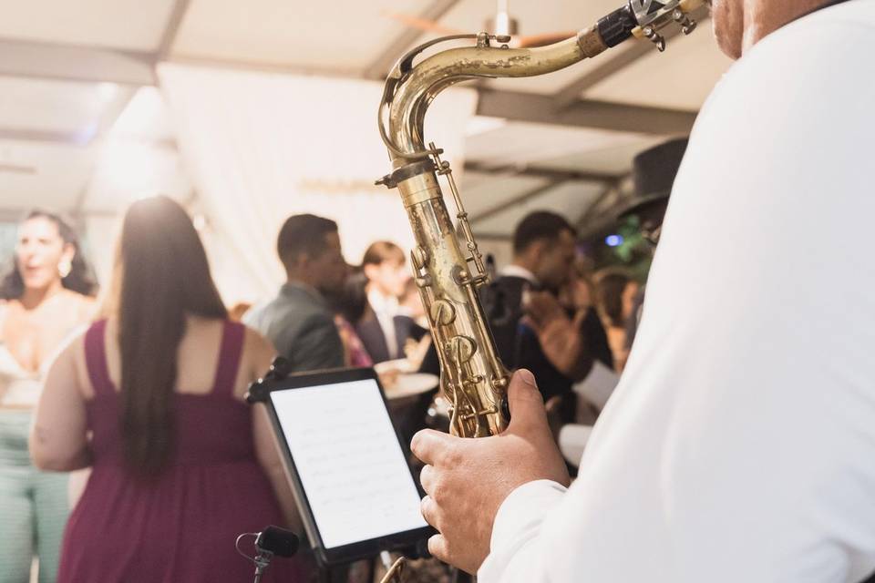 musicista_sassofono_ottone_evento
