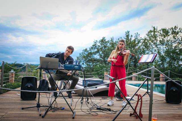 Duo ArchinVoce: violino, chitarra, cantante e dj