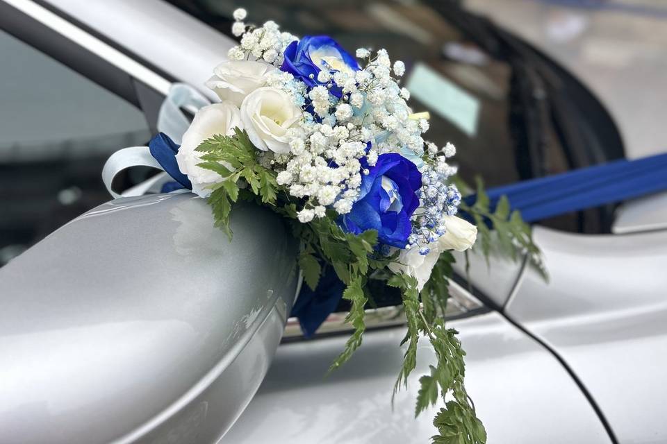 Auto decorata