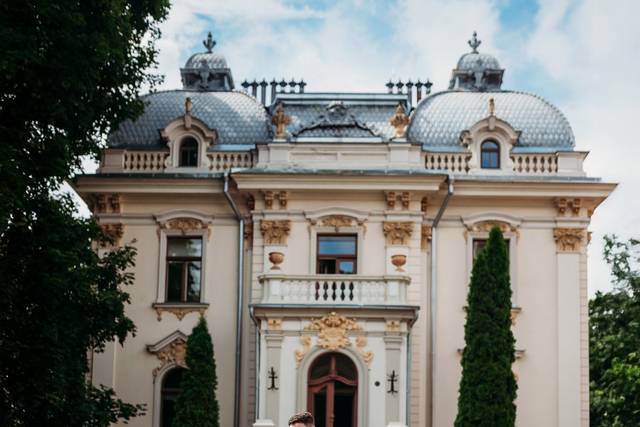 Big love, small villa