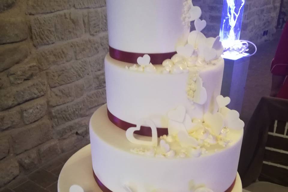 Romantic wedding cake