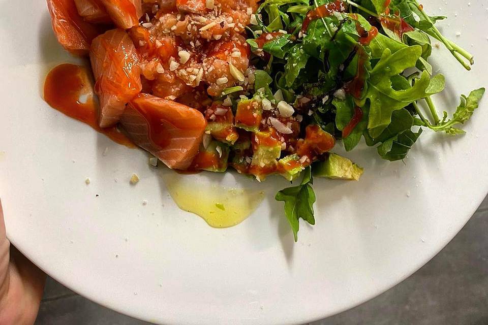 Salmon poke