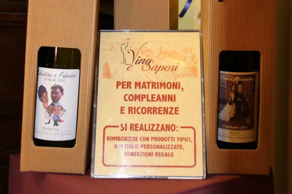 Set Vino e Formaggi Personalizzato come Idea Regalo o Bomboniera