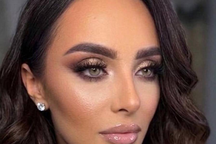 Mihaela MUA