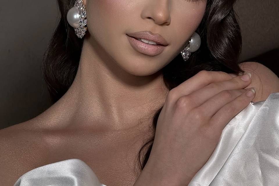 Mihaela MUA