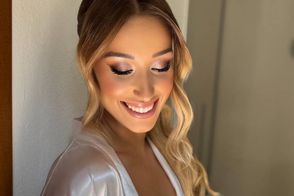 Mihaela MUA