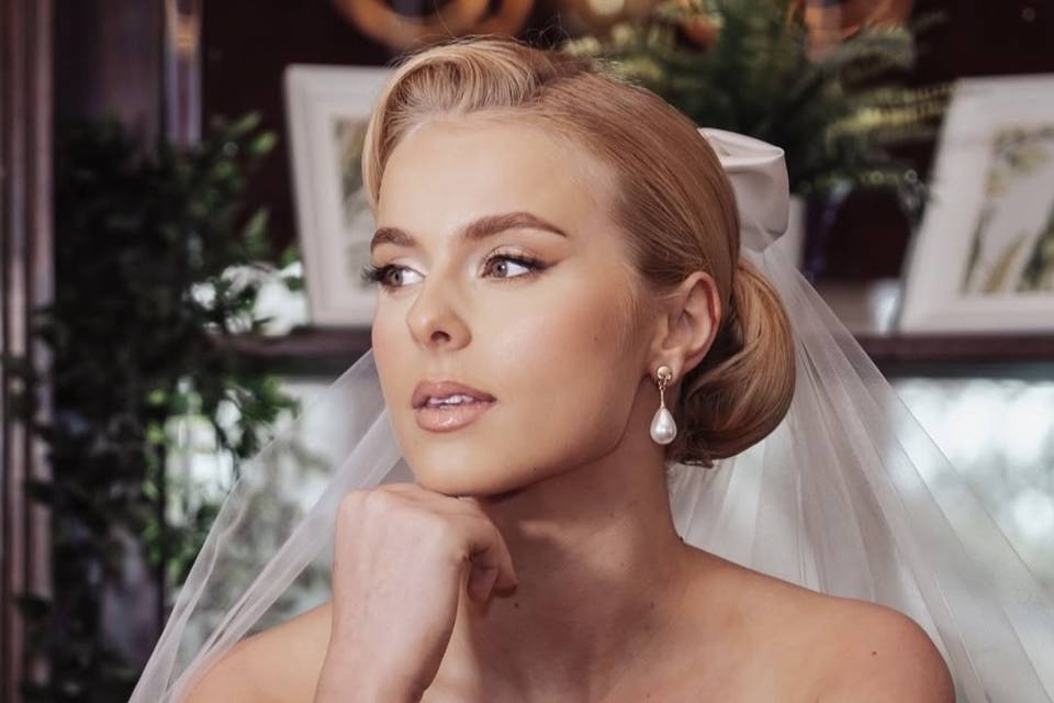 Mihaela MUA