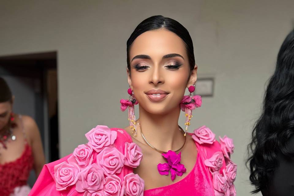 Mihaela MUA