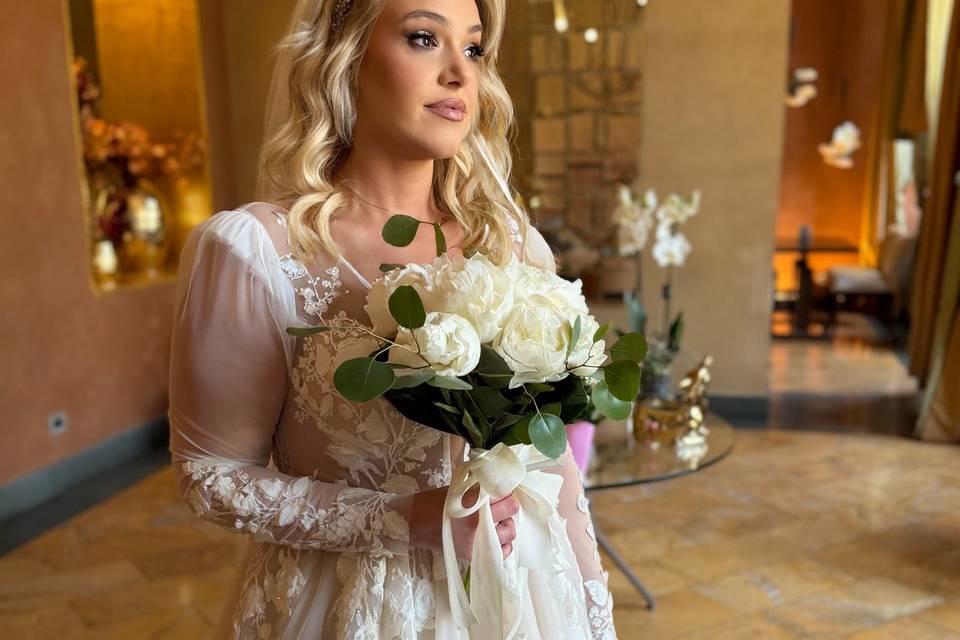 Mihaela MUA