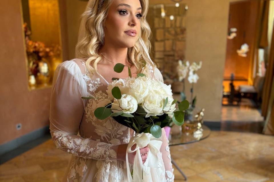 Mihaela MUA