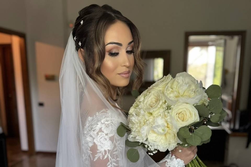 Mihaela MUA