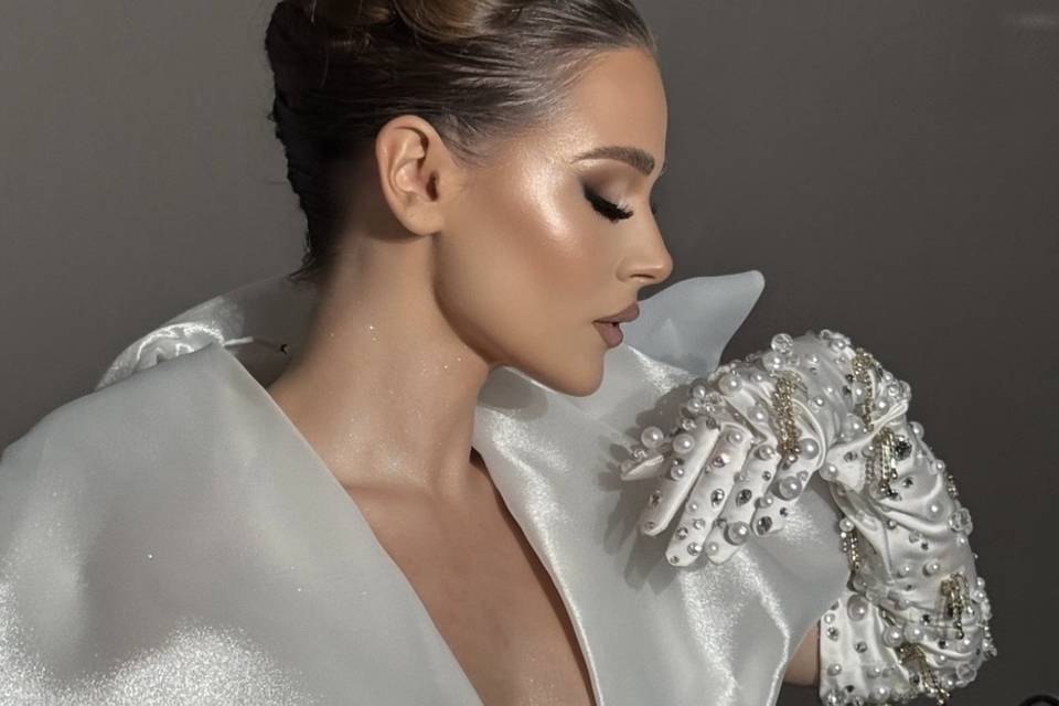 Mihaela MUA