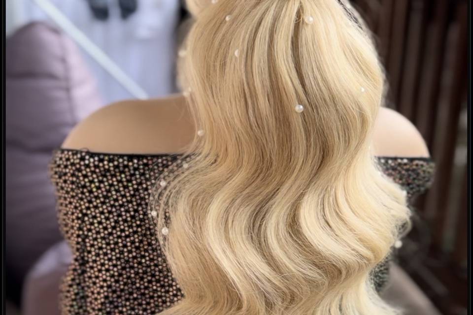 Mihaela MUA