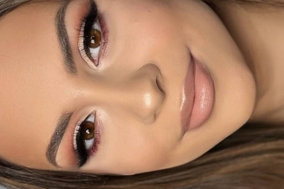 Mihaela MUA